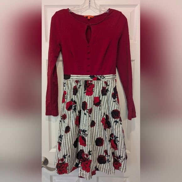 MODCLOTH Floral Rose Red Flare Long Sleeve Keyhole Dress Size S Boho Midi Costal - Picture 1 of 7